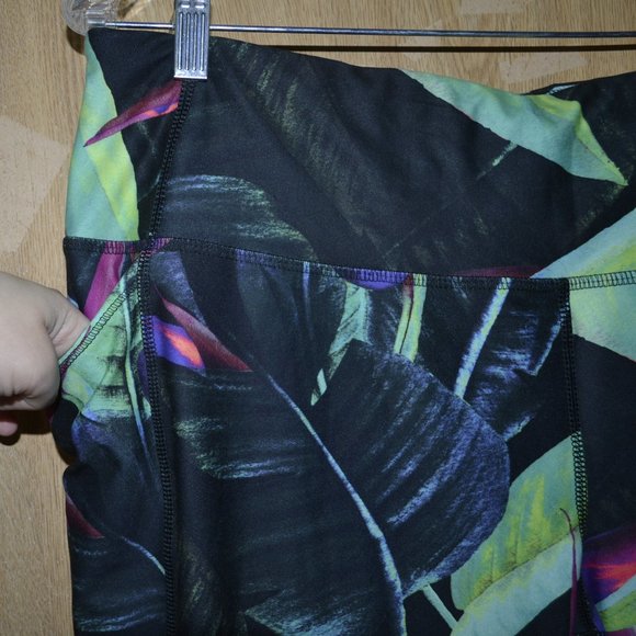 NWT DSG Women's Core performance 7/8 Tight vivid Tropics Plus size Leggings - Picture 3 of 7